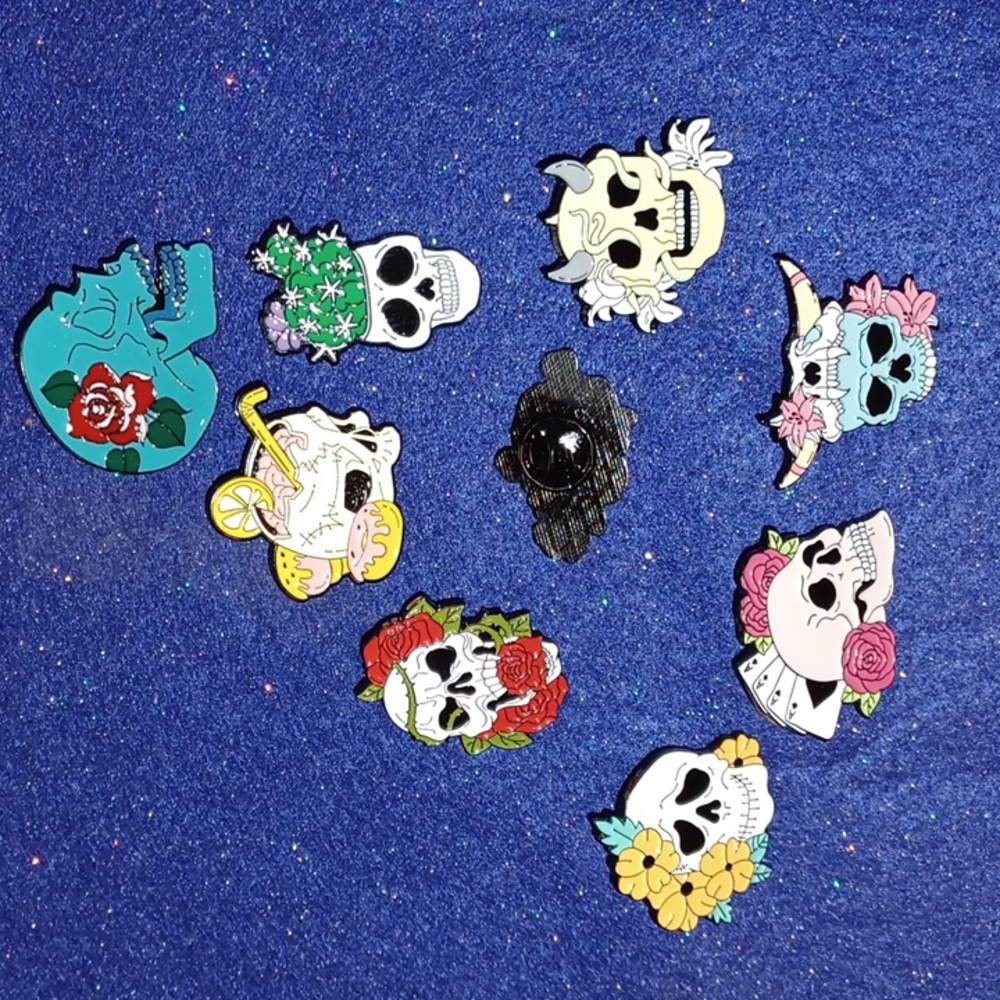 Skull Brooch Collection - Picture 5 of 8